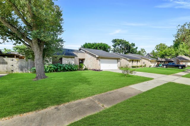 11110 Sagecountry Drive, Houston, TX 77089
