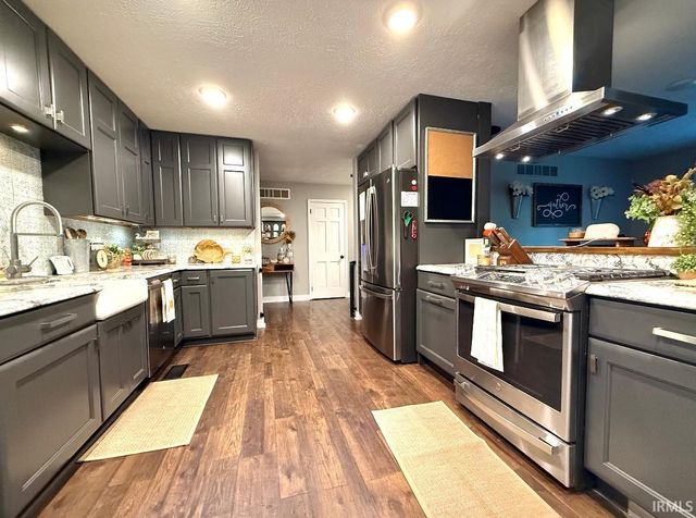 918 N Harv Wright Road, Bloomfield, IN 47424