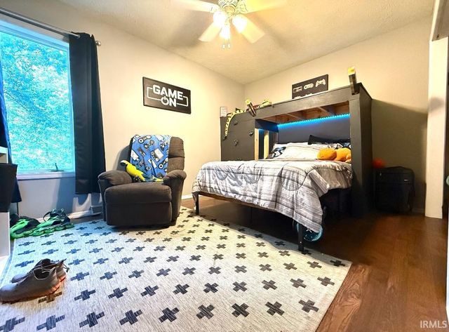 918 N Harv Wright Road, Bloomfield, IN 47424