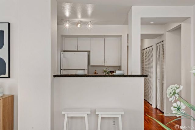 8400 Oceanview Terrace 208, San Francisco, CA 94132