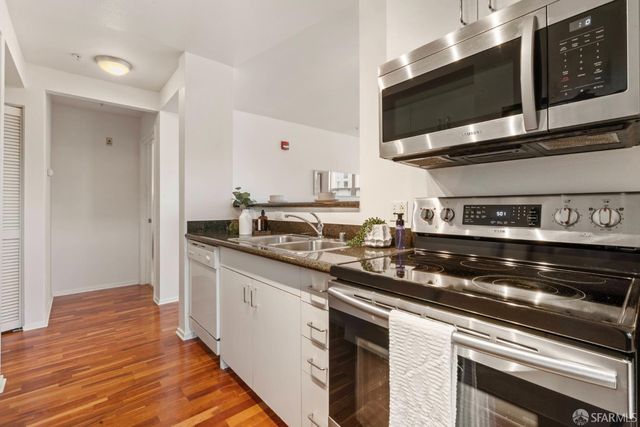 8400 Oceanview Terrace 208, San Francisco, CA 94132