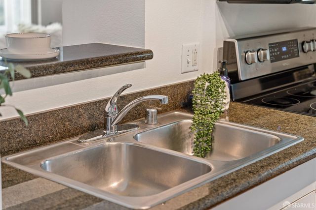 8400 Oceanview Terrace 208, San Francisco, CA 94132