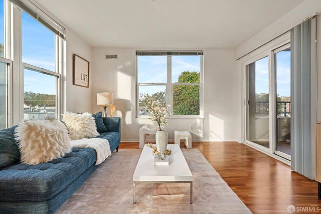 8400 Oceanview Terrace 208, San Francisco, CA 94132