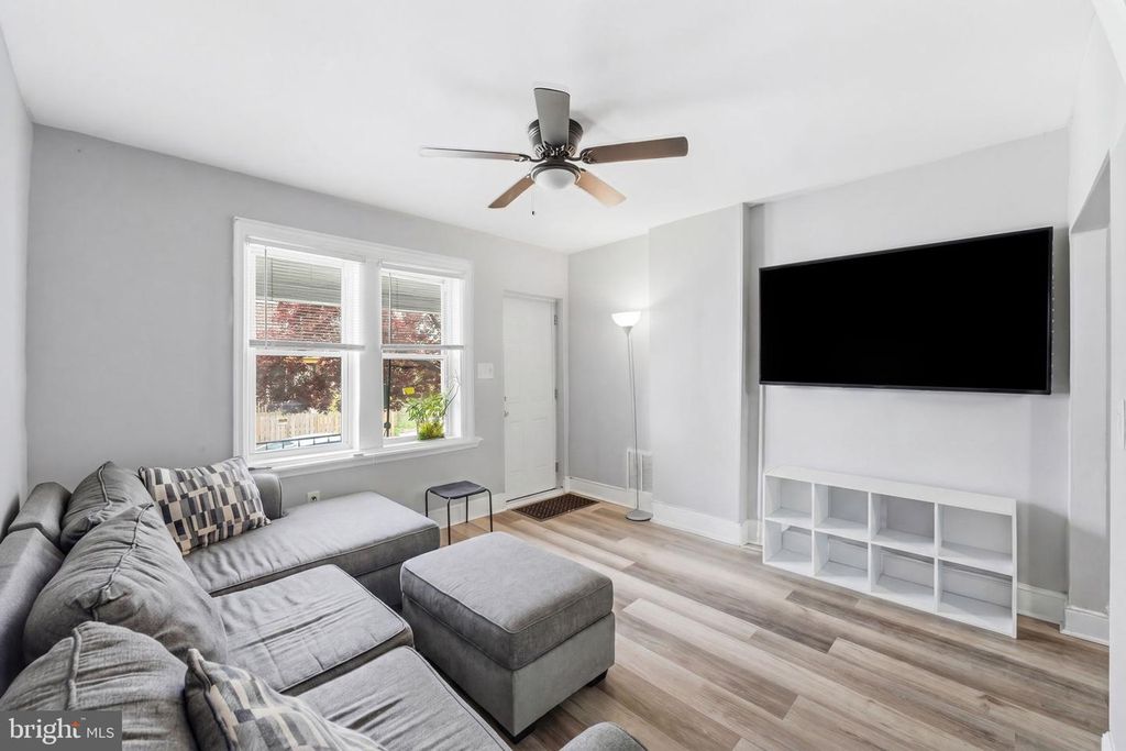 Image 4 of property listing at 2227 LAMOTTE ST, Wilmington, DE 19802