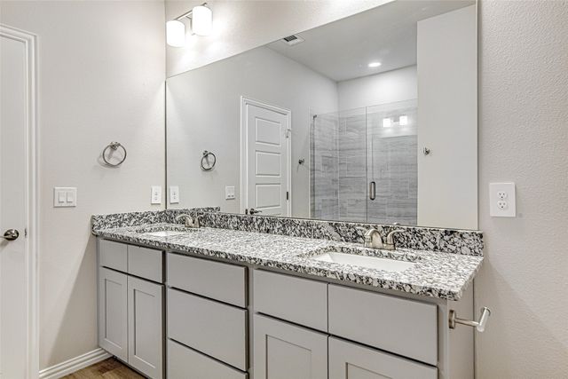 2515 Birdell Court, Fort Worth, TX 76105