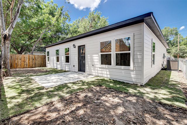 2515 Birdell Court, Fort Worth, TX 76105