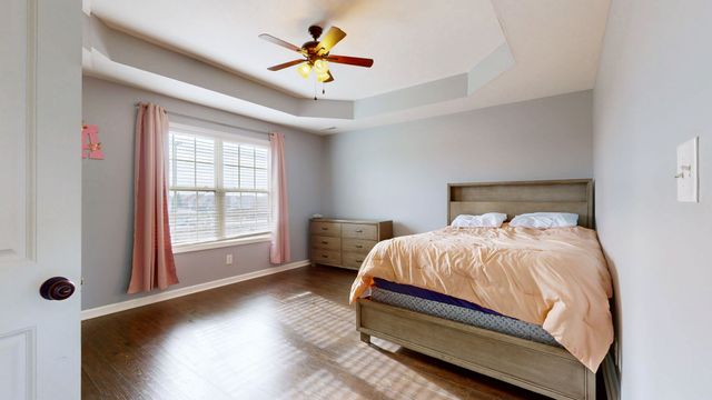 1020 Thrasher Dr, Clarksville, TN 37040