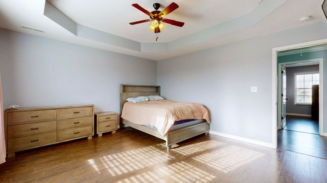 1020 Thrasher Dr, Clarksville, TN 37040