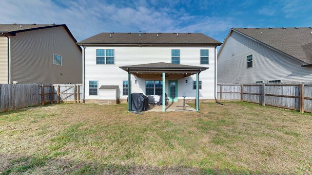 1020 Thrasher Dr, Clarksville, TN 37040