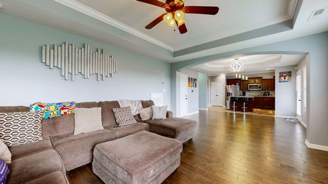 1020 Thrasher Dr, Clarksville, TN 37040