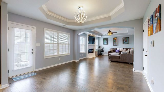 1020 Thrasher Dr, Clarksville, TN 37040