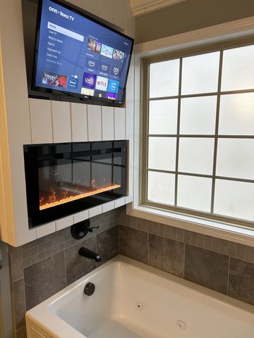 1020 Thrasher Dr, Clarksville, TN 37040