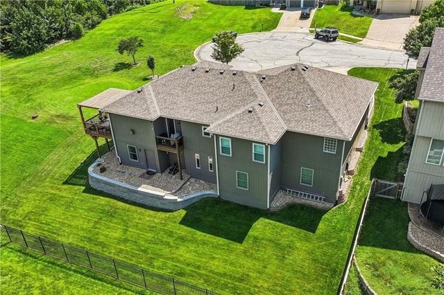 19556 W 105th Terrace, Olathe, KS 66061