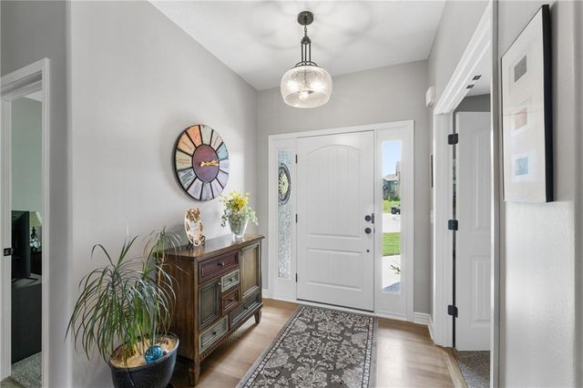 19556 W 105th Terrace, Olathe, KS 66061