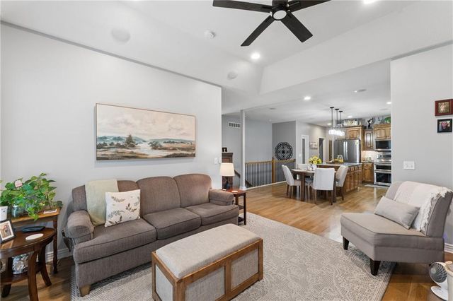 19556 W 105th Terrace, Olathe, KS 66061