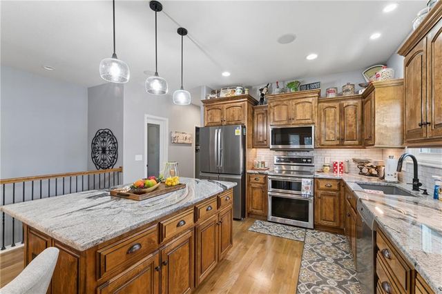19556 W 105th Terrace, Olathe, KS 66061