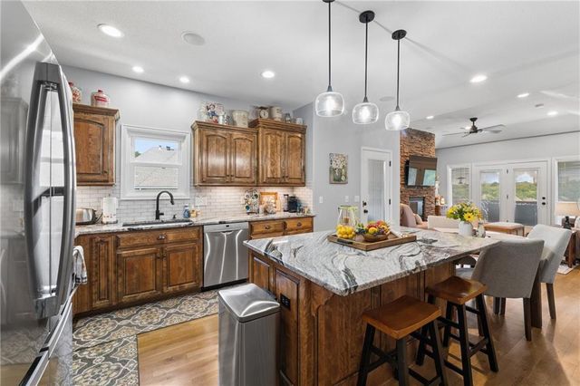 19556 W 105th Terrace, Olathe, KS 66061
