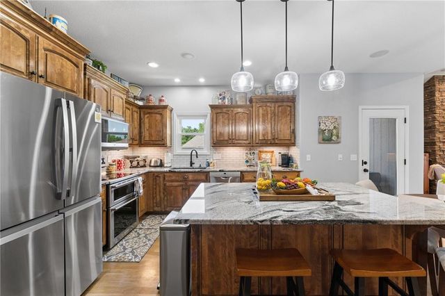 19556 W 105th Terrace, Olathe, KS 66061