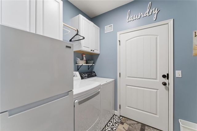 19556 W 105th Terrace, Olathe, KS 66061