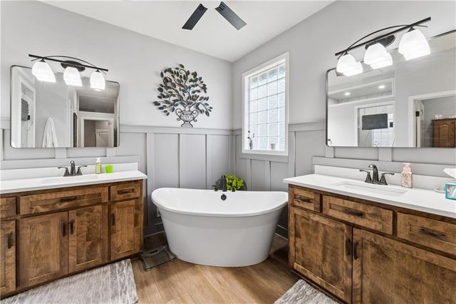 19556 W 105th Terrace, Olathe, KS 66061