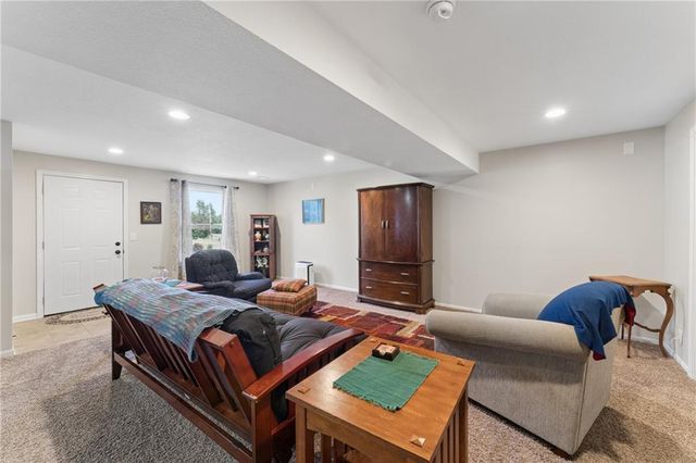 19556 W 105th Terrace, Olathe, KS 66061