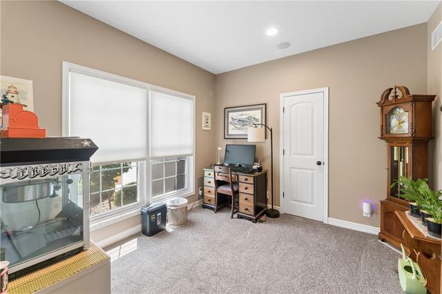 19556 W 105th Terrace, Olathe, KS 66061
