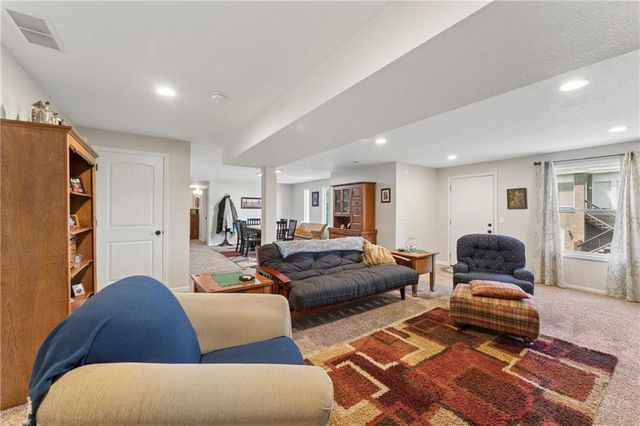 19556 W 105th Terrace, Olathe, KS 66061