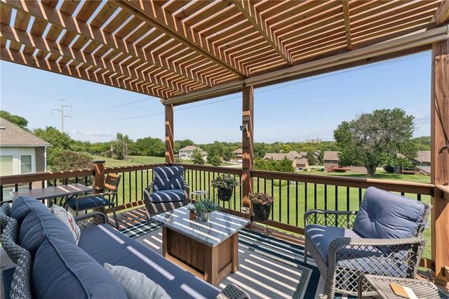 19556 W 105th Terrace, Olathe, KS 66061