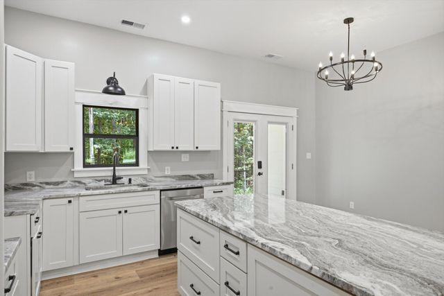 252 Woodland Way, Signal Mountain, TN 37377