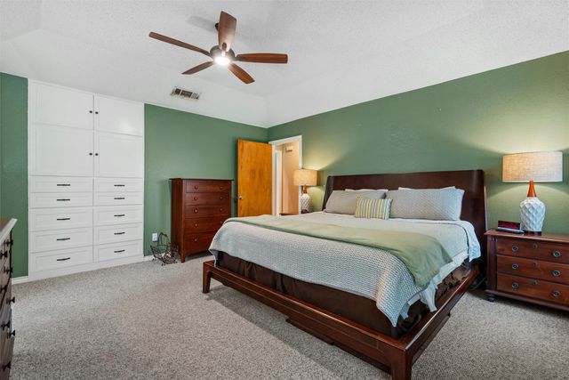 706 Giltin Court, Arlington, TX 76006