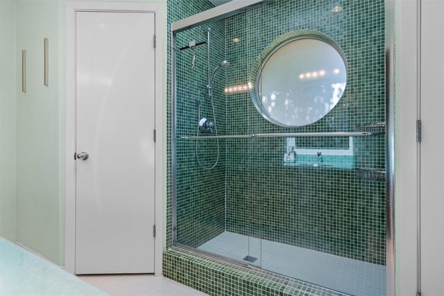 706 Giltin Court, Arlington, TX 76006