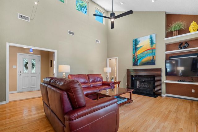 706 Giltin Court, Arlington, TX 76006