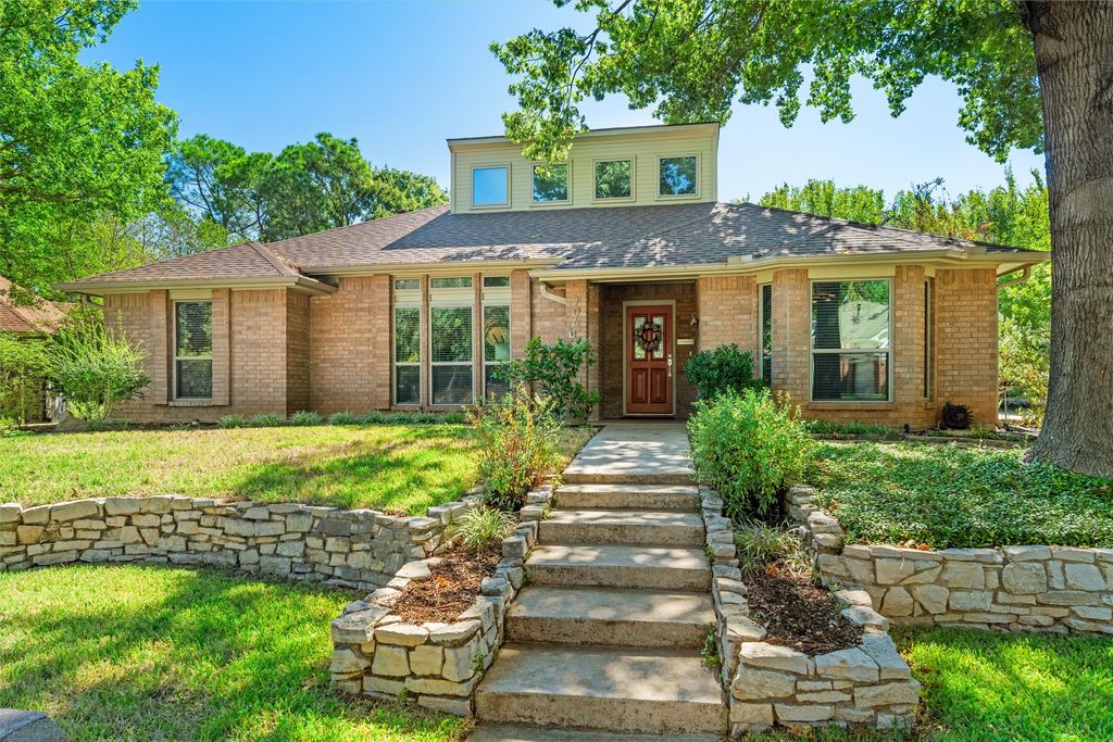 706 Giltin Court, Arlington, TX 76006