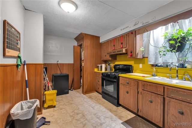 247 Columbus Avenue, Buffalo, NY 14220