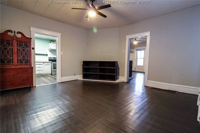 510 21st Street W, Charleston, WV 25387