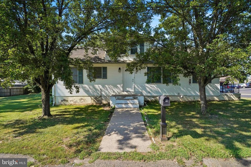 378 BEECH ST, Warminster, PA 18974