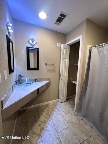 19 Stratford Place, Gulfport, MS 39503