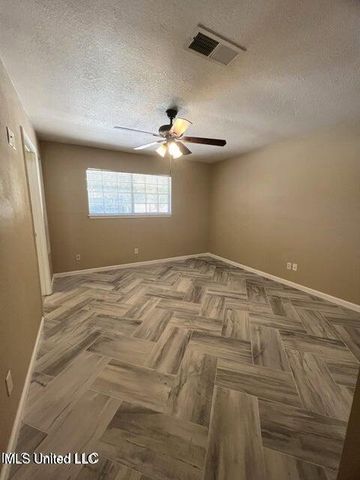 19 Stratford Place, Gulfport, MS 39503