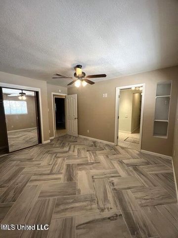 19 Stratford Place, Gulfport, MS 39503