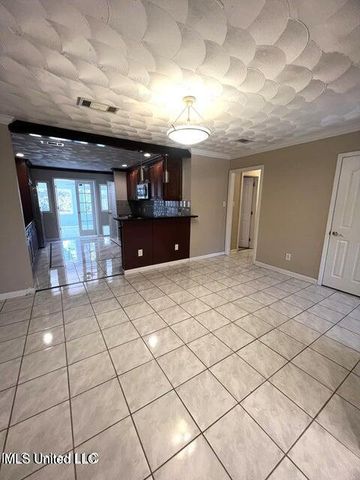 19 Stratford Place, Gulfport, MS 39503