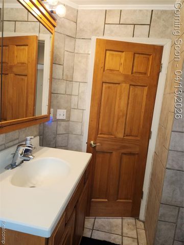 202 E 13 Mile Road, Royal Oak, MI 48073