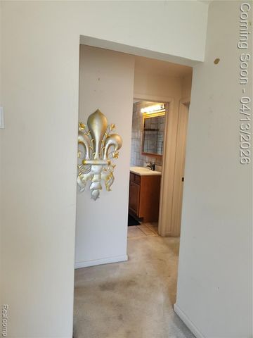 202 E 13 Mile Road, Royal Oak, MI 48073