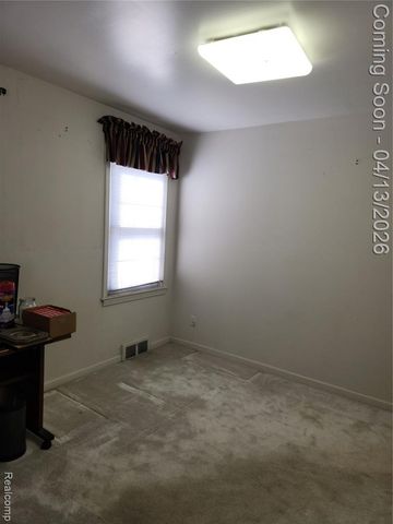 202 E 13 Mile Road, Royal Oak, MI 48073