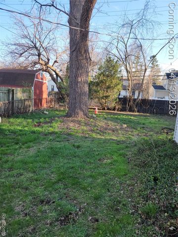 202 E 13 Mile Road, Royal Oak, MI 48073