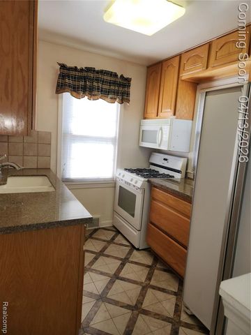 202 E 13 Mile Road, Royal Oak, MI 48073