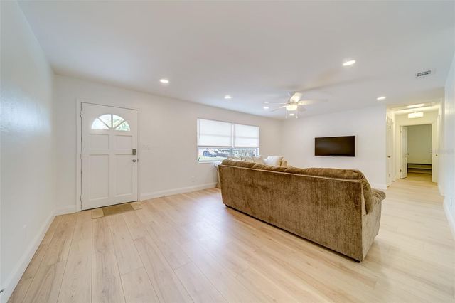 11424 79TH AVENUE, Seminole, FL 33772