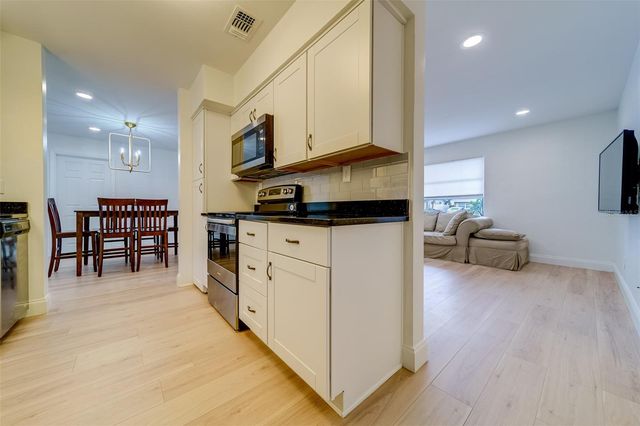 11424 79TH AVENUE, Seminole, FL 33772