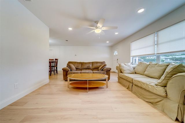 11424 79TH AVENUE, Seminole, FL 33772