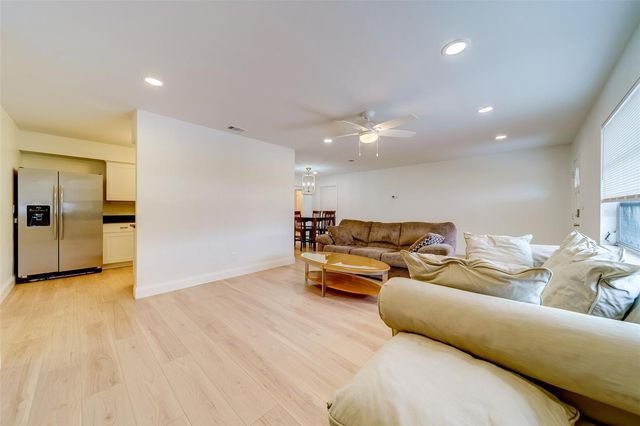 11424 79TH AVENUE, Seminole, FL 33772