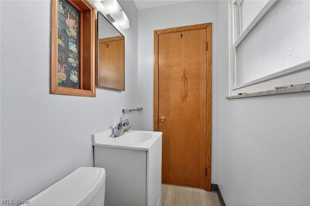 6010 Virginia Avenue, Parma, OH 44130